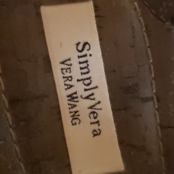 🧡Vera Wang, EUC, 'Bejeweled' Wedges! - Picture 4 of 6